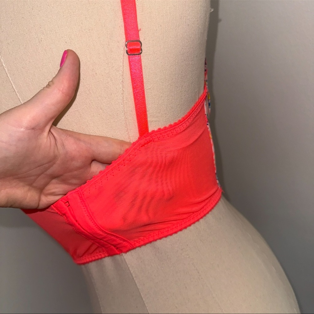 Victoria's Secret Multicolor Patterned Bra - Picture 5 of 5